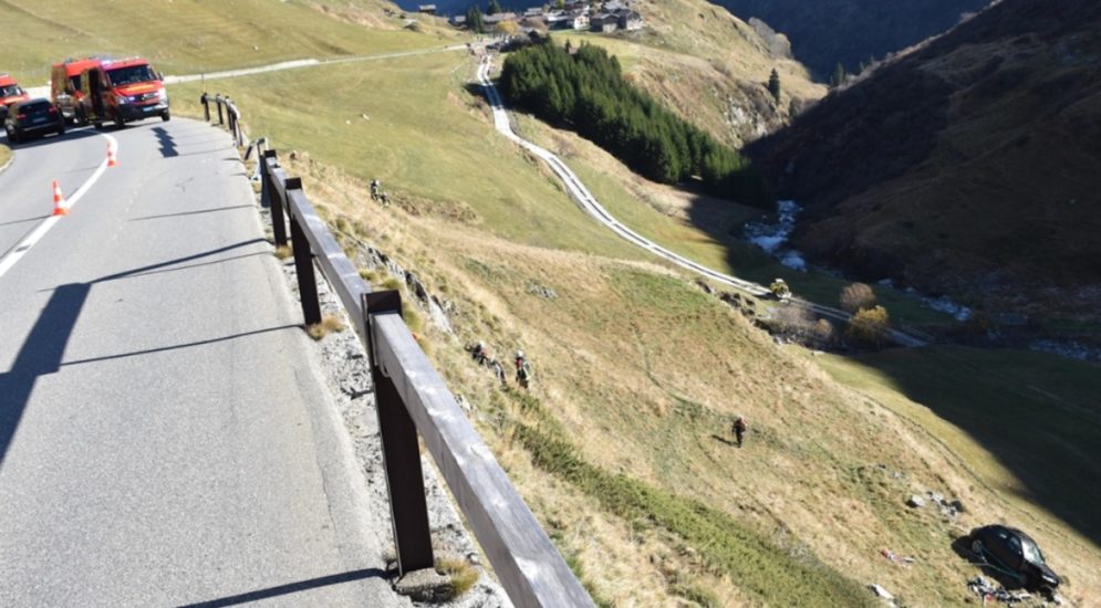 Unfall Tschamut (GR): Am Oberalppass überschlagen, Fahrer schwer verletzt