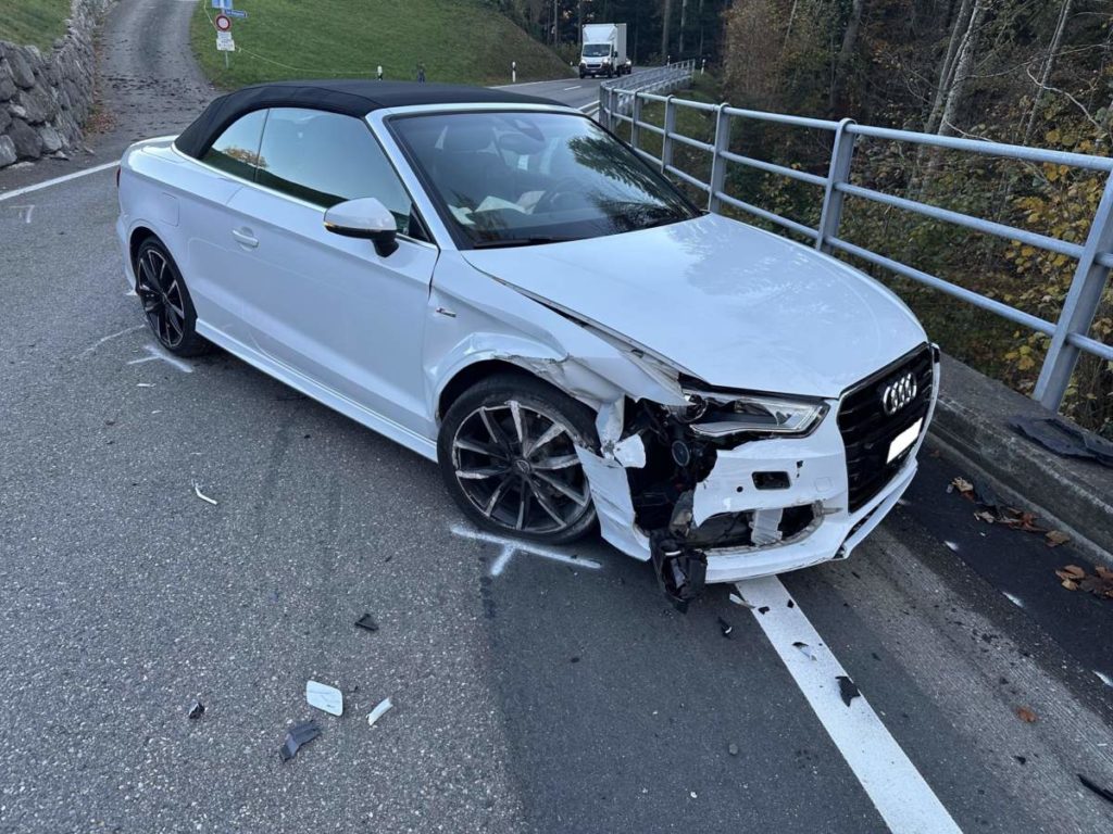 Speicher AR: Autofahrerin kollidiert bei Unfall mit Stützmauer