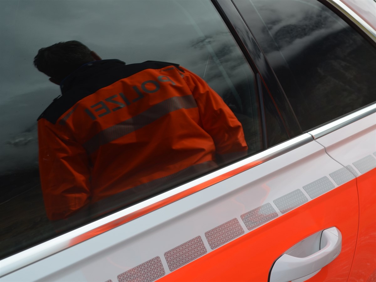 Verkehrsbehinderung auf A1 bei Stelzen-Tunnel