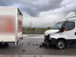 Unfall bei Tuggen auf der A15 – Lieferwagen und Auto beteiligt