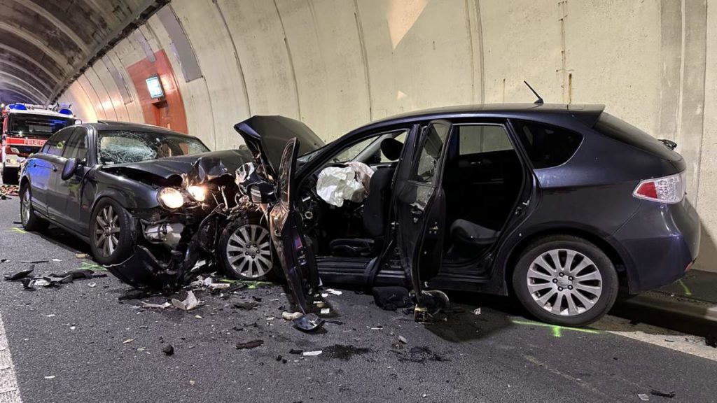 Brunnen (SZ): Schwerer Unfall im Mositunnel mit fünf Verletzten