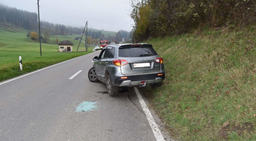 Hundwil (AR): Unfall in Kurve - Fahrzeug seitlich gekippt