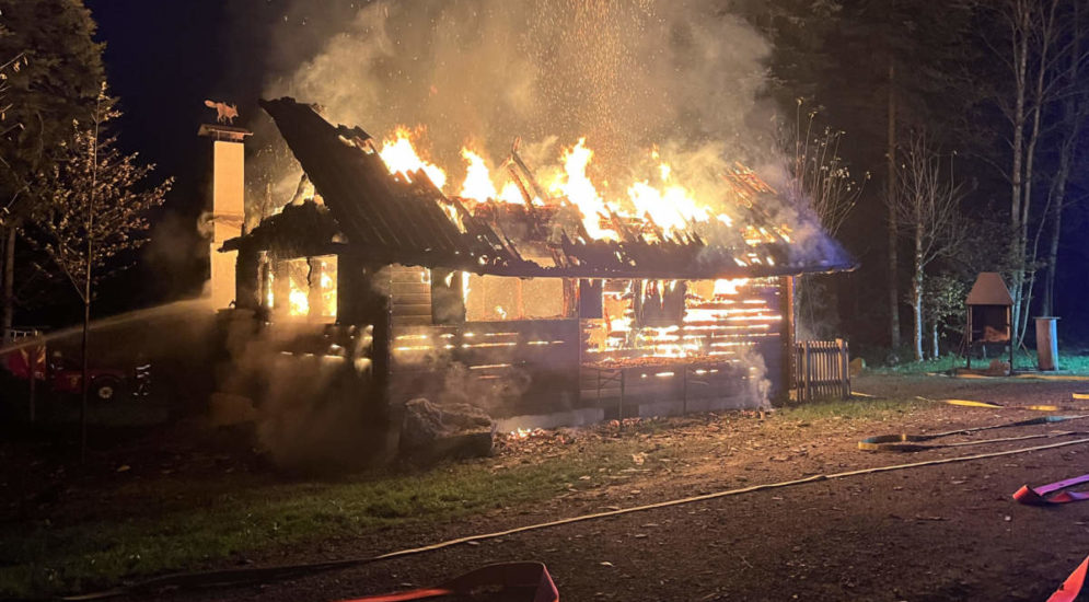 Grosswangen (LU): Jagdhütte durch Brand zerstört