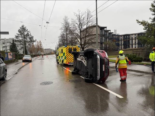 Winterthur (ZH): Auto kippt nach Unfall auf Seenerstrasse