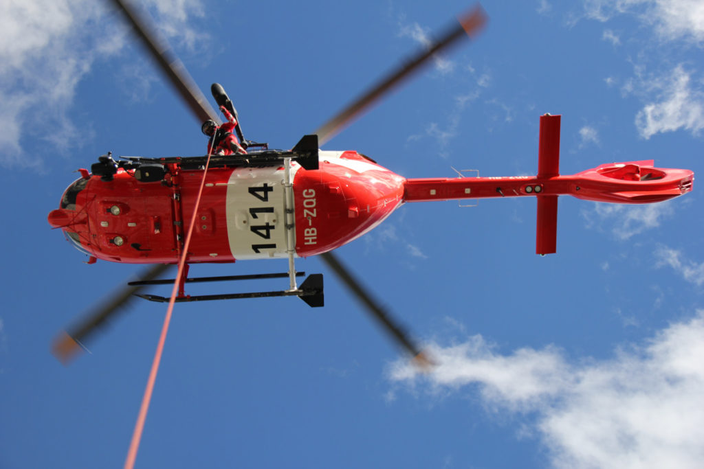 Symbolfoto: REGA-Hubschrauber von unten