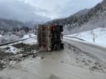 Gekippter LKW in Strada