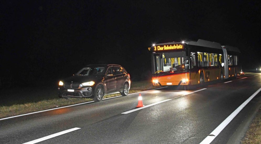 Chur GR: Verletzter Fahrgast nach riskantem Überholmanöver