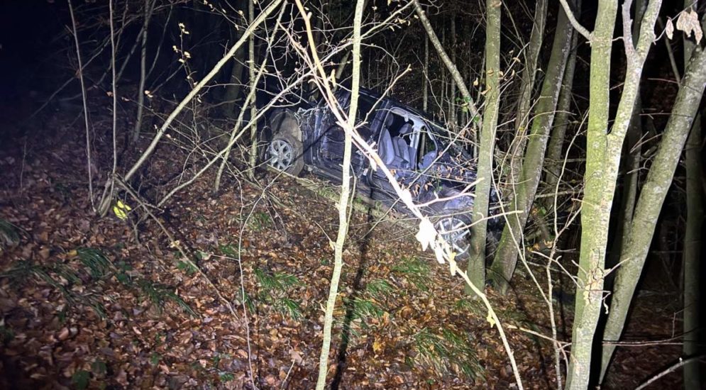 Künten AG: Fahrzeugbergung nach Unfall – Straße zeitweise gesperrt