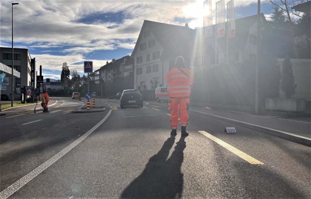 Foto von Unfallaufnahme mit blendender Sonne