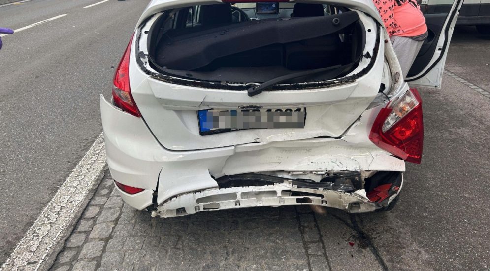 Döttingen AG: Heftiger Unfall zwischen zwei Autos