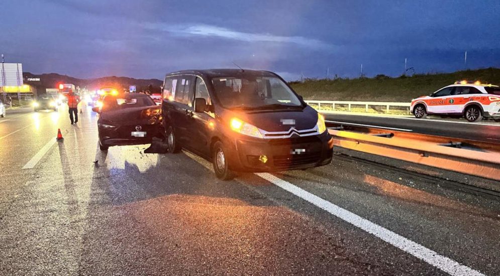 Gossau SG: Unfall mit drei Autos sorgt für Stau auf A1