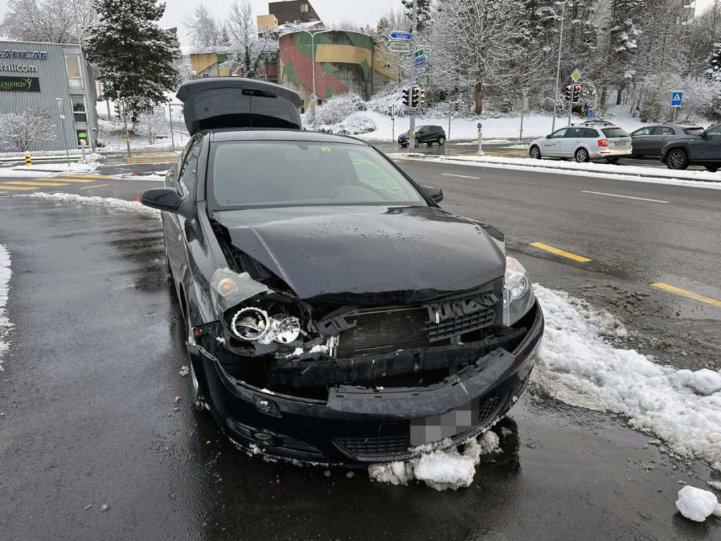 Auffahrunfall in St.Gallen: Auto erleidet Totalschaden