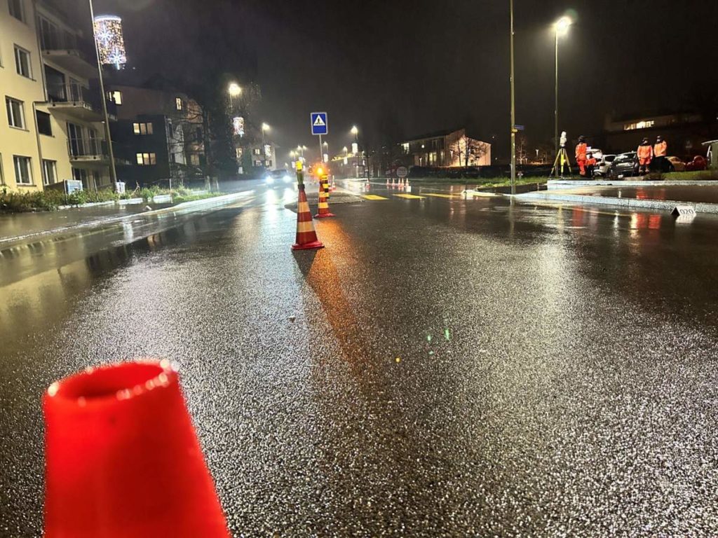 Rümlang (ZH): Fahrerflucht nach Unfall mit Fußgängerin