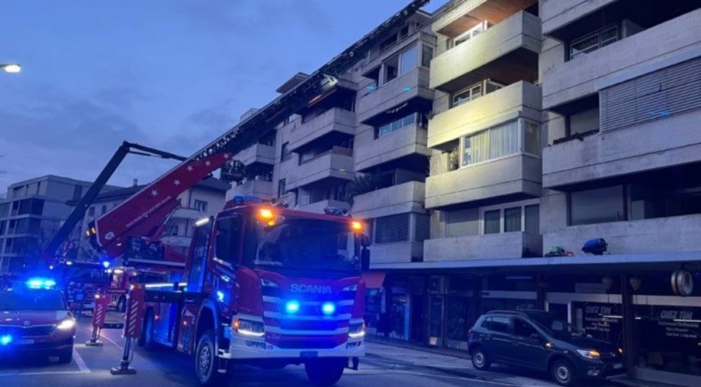 Brand in Sierre VS: Sieben Feuerwehrleute und Bewohner hospitalisiert