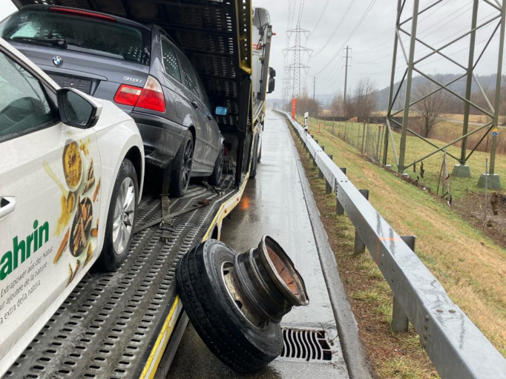 Bilten GL: Radverlust auf A3 sorgt für brenzlige Situation