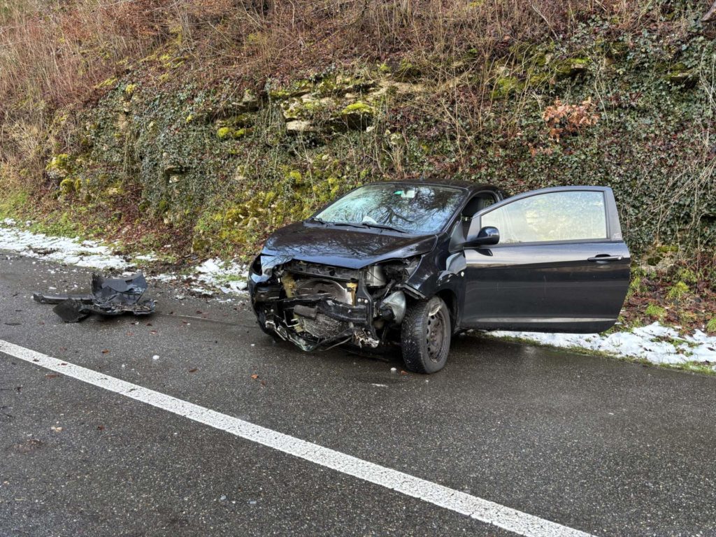 Lohn SH: Glatteis führt zu zwei dramatischen Alleinunfällen