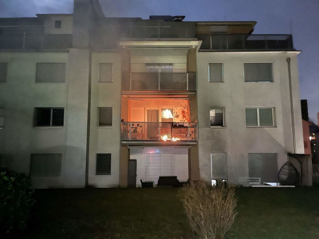 Liestal BL: Brandausbruch in Mehrfamilienhaus