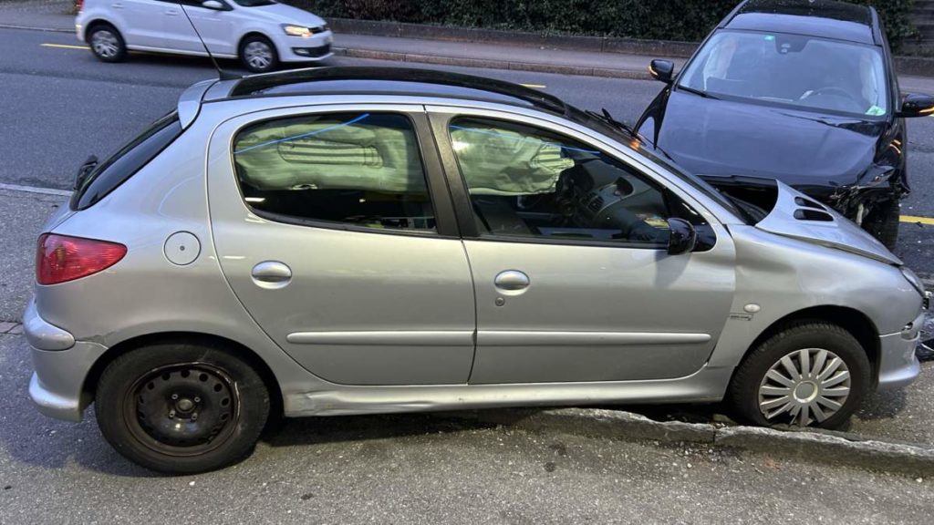 Alkohol am Steuer: Frontal Unfall in Holderbank AG