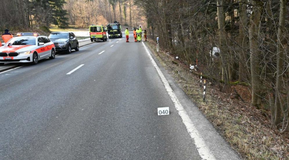 Tösstalstrasse nach Unfall in Wetzikon zwei Stunden gesperrt