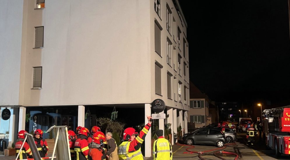 Windisch AG: Brand in Mehrfamilienhaus – Bewohner evakuiert