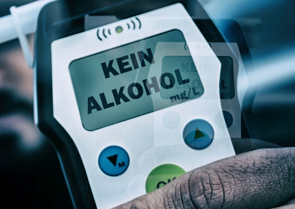 Symbolfoto Alkoholtestgerät mit Anzeige "Kein Alkohol"